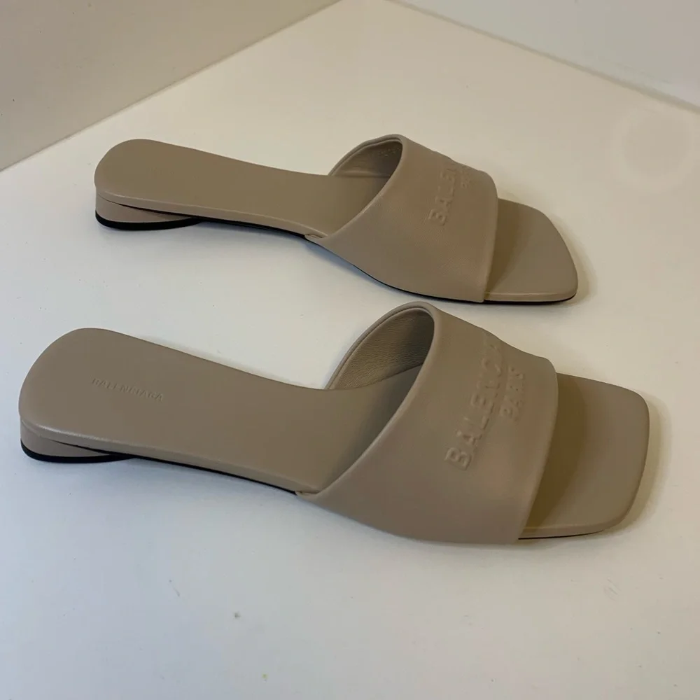 Balenciaga Duty Free Embossed Logo Leather Flat Slide Sandal Nude NWT 40 FR